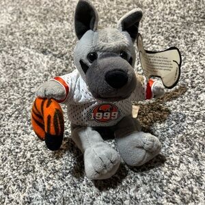 Burger King 1999 Cleveland Browns Dawg Pound Vintage Plush "TD" by Coolbeans